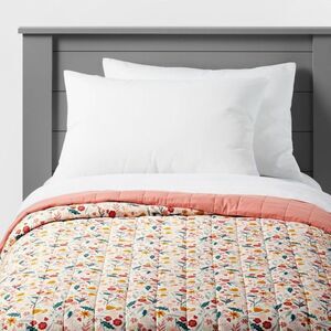 Pillowfort - Full/Queen Garden Floral Cotton Kids' Quilt - Pillowfort